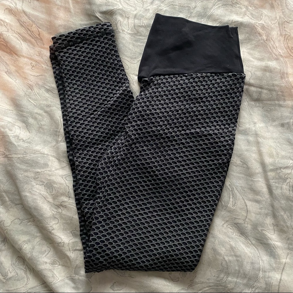 High waisted butt scrunch leggings